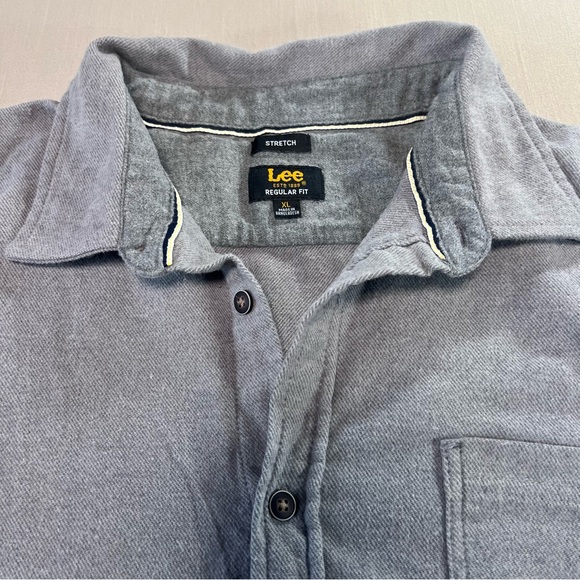 Lee Men’s XL Soft Stretch Thick Button-Down Shirt Gray Regular Fit Cotton Blend - Picture 2 of 11